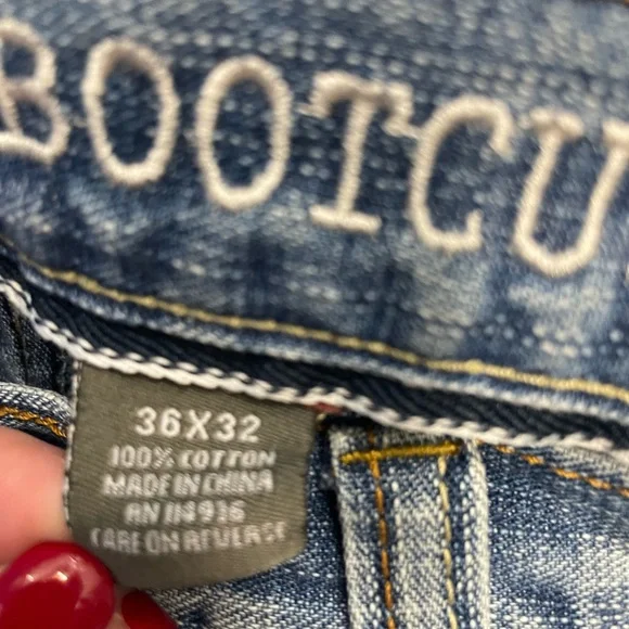 Urban Pipeline Women’s Relaxed Bootcut Jeans Light Wash Denim Size 36x32 - Picture 4 of 9